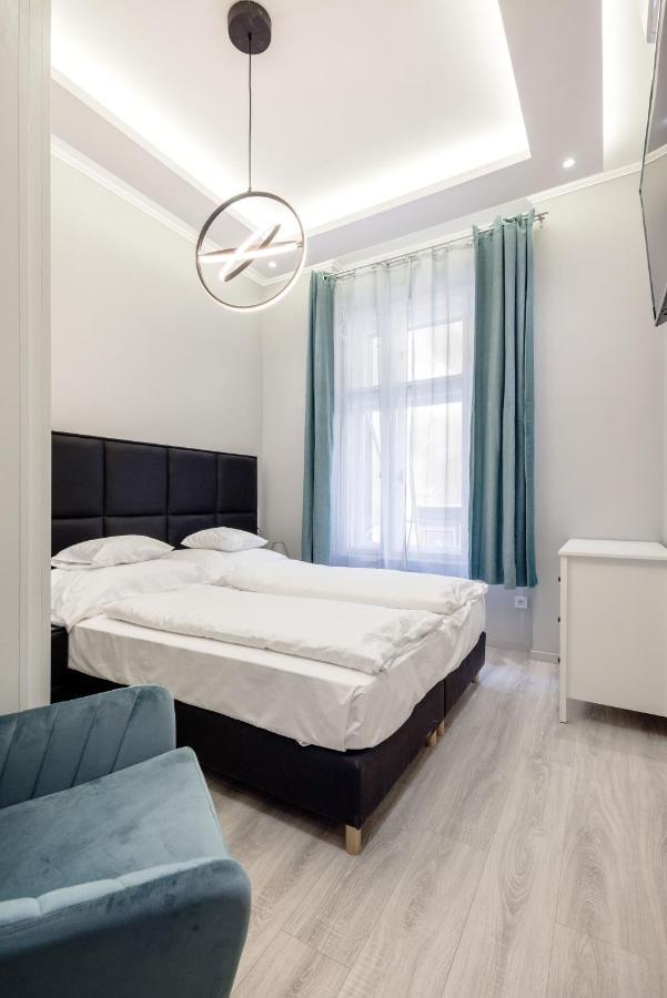 A Golden Star Modern Luxury And Boedapest
