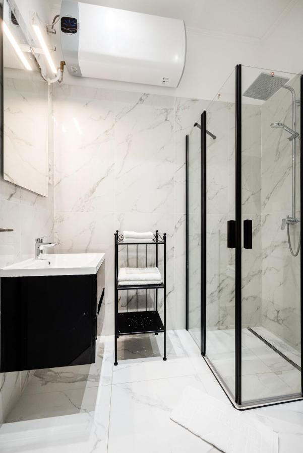 A Golden Star Modern Luxury And Appartement *