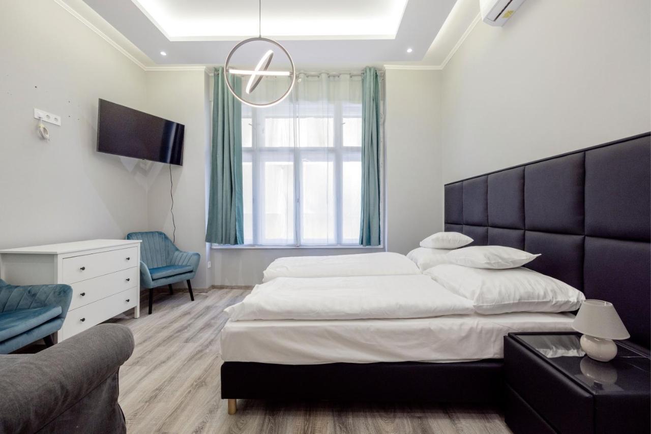 A Golden Star Modern Luxury And Appartement