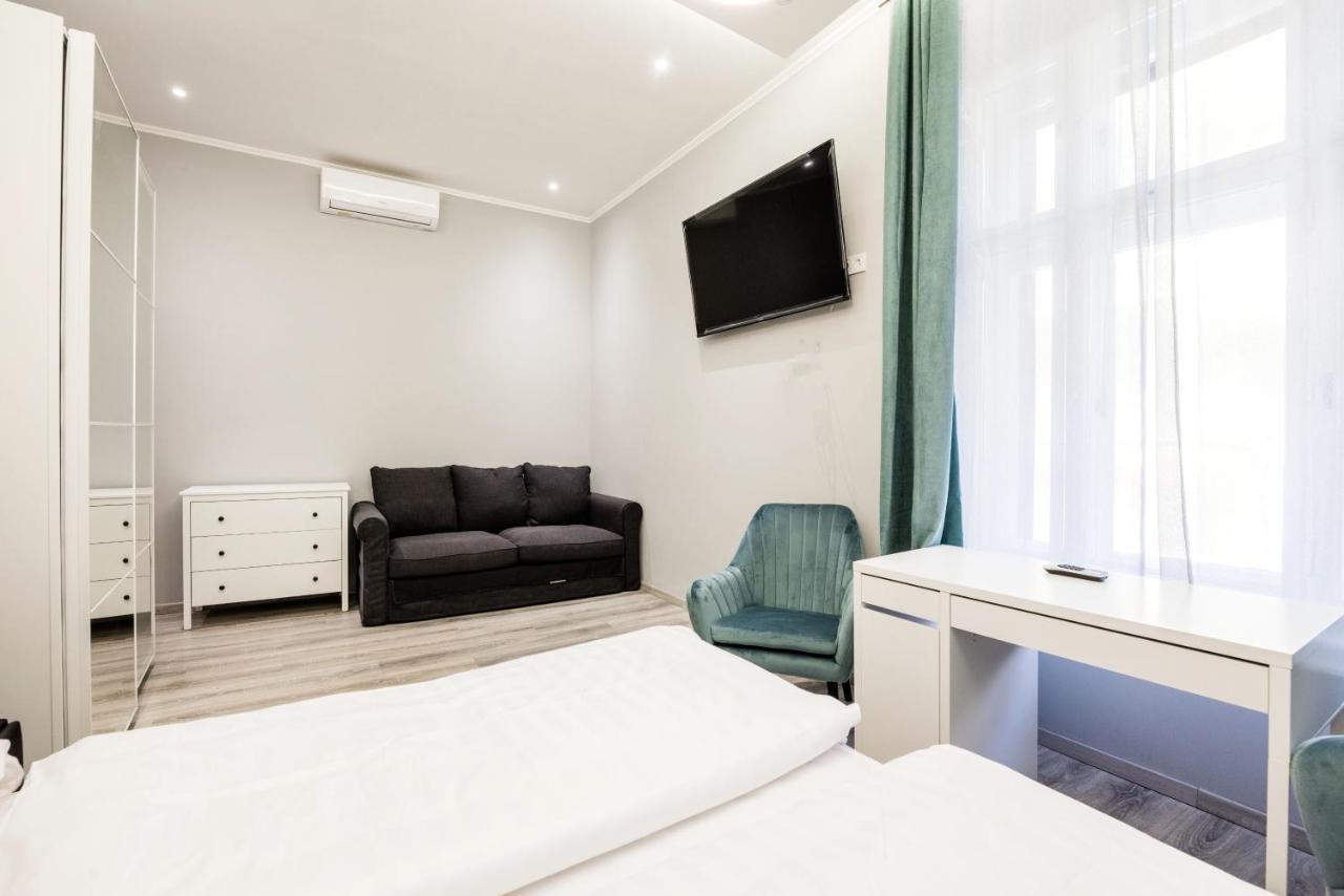 A Golden Star Modern Luxury And Appartement