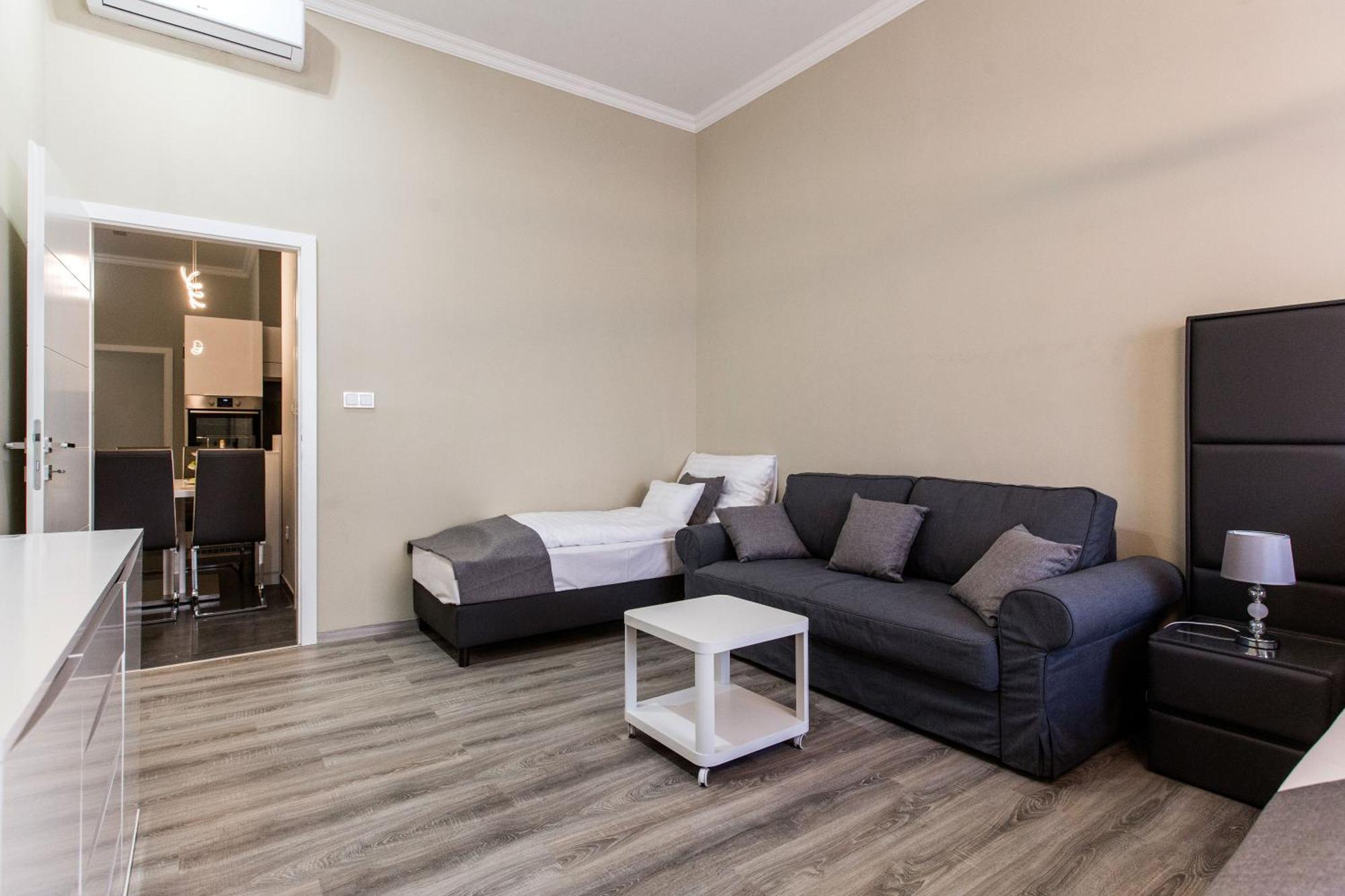 A Golden Star Modern Luxury And Appartement