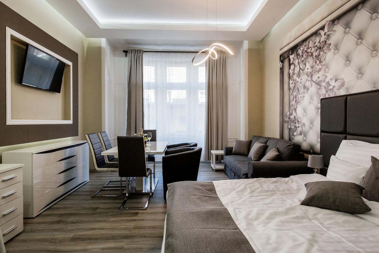 A Golden Star Modern Luxury And Appartement *