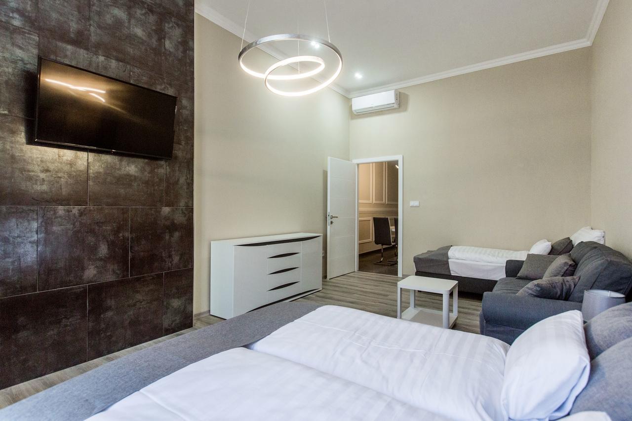 A Golden Star Modern Luxury And Appartement *
